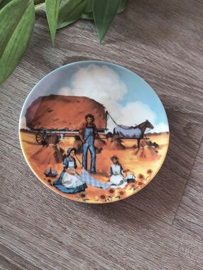Vintage 1985 Avon American Pioneers Farmer Midwest Miniature 4" Porcelain Plate